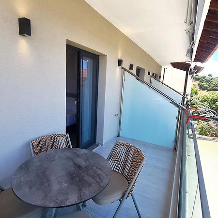 Agnanti-Apartments B Никити Екстериор снимка